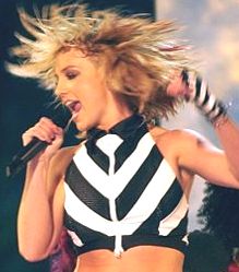 Britney Spears fue vista cantando de nuevo.