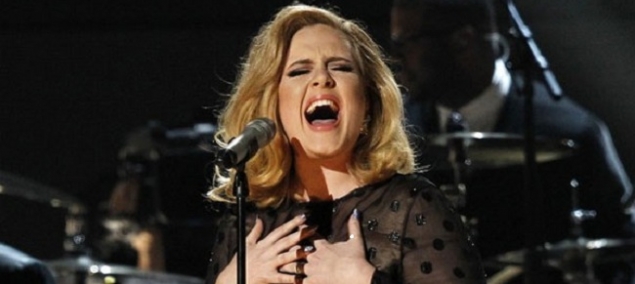 Adele brill en los Grammy