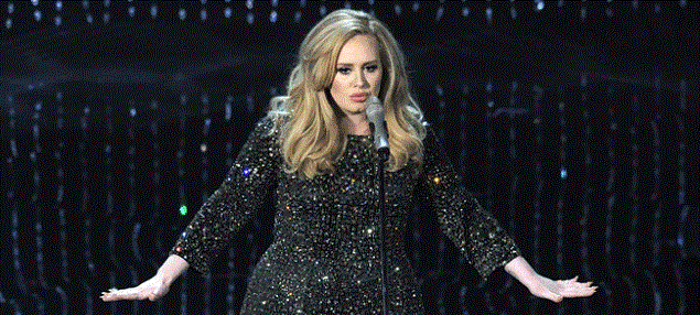 Adele furiosa por la difusin de fotos de su hijo