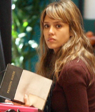 Jessica Alba, oficialmente embarazada
