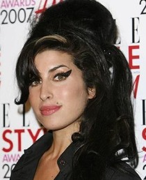 Amy Winehouse internada.