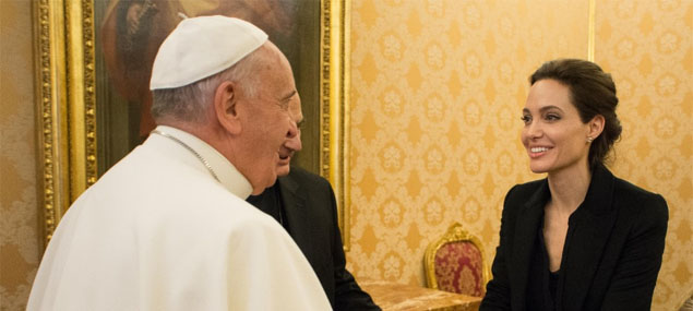 Angelina Jolie estuvo con el Papa Francisco.