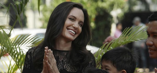 Angelina Jolie habla sobre su divorcio y se conmueve: Siempre vamos a ser una familia
