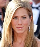 Jennifer Aniston sigue sola.