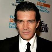 Antonio Banderas confiesa que tuvo un tumor.