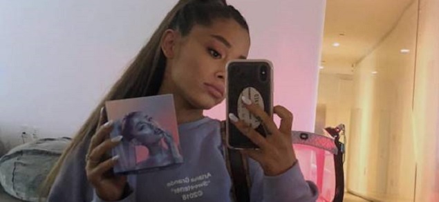 Ariana Grande y una sospechosa cuna