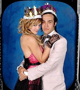 La pareja Simpson-Wentz anunci oficialmente la llegada de la cigea.