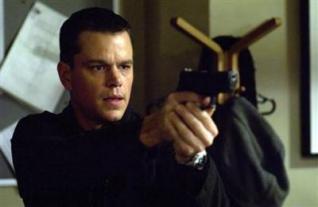Matt Damon arriba