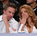 Britney Spears niega ser una mujer golpeada.