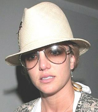 Sam Lutfi en contra de los padres de Britney.