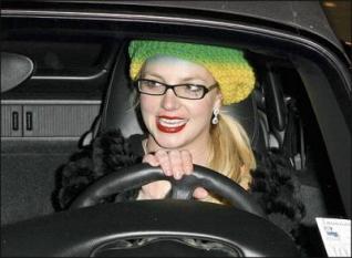 Britney se entrega a la policia.