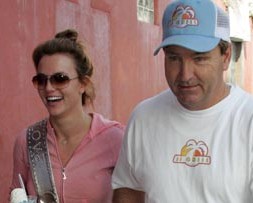 Jamie Spears cobra por cuidar de su hija.