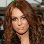 Miley Cyrus, acosada por los paparazzi.