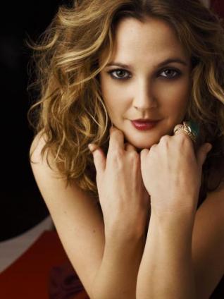 Drew Barrymore se solidariza con el hambre de Africa.