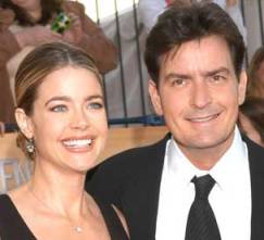 Denise Richards y Charlie Sheen en una dura pelea de divorcio.