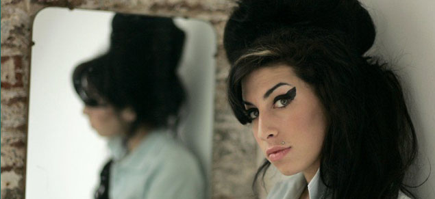 El padre de Amy Winehouse contra el documental Amy, es falso
