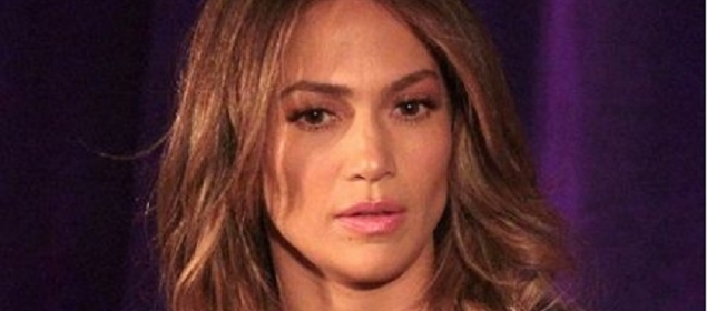 JLo demanda a un ex empleado
