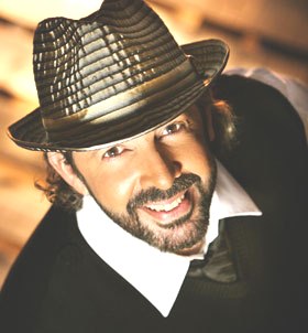 Juan Luis Guerra.