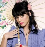 Katy Perry, gratificada por la caridad.