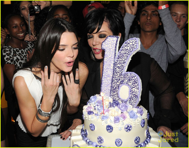 Kylie Jenner celebr sus dulces 16, llena de buenos deseos