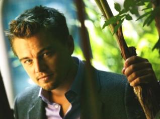 Leonardo DiCaprio pedalea por el medio ambiente.