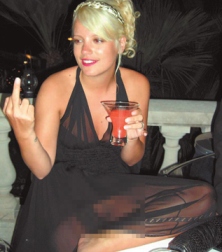 Lily Allen, de fiesta y sin panties.