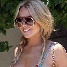 Lindsay cumple con su sentencia.