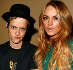 Lindsay Lohan pidi que saquen a los hombres de un boliche.