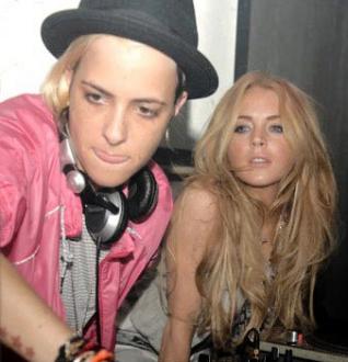 Lindsay Lohan y Samantha Ronson, encerradas.