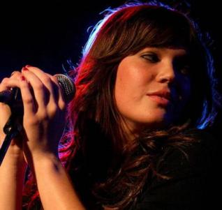 Mandy Moore tocó en el Roxy