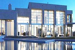 Los Beckham no pueden vender su mansin de Madrid.