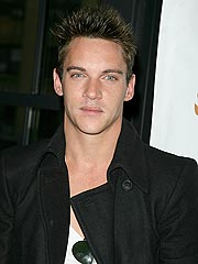 Falleci la madre de Jonathan Rhys Meyers