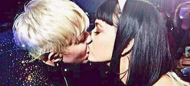 Miley Cyrus ahora a los besos con Katy Perry