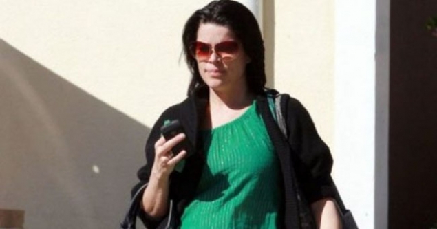 Neve Campbell en la dulce espera