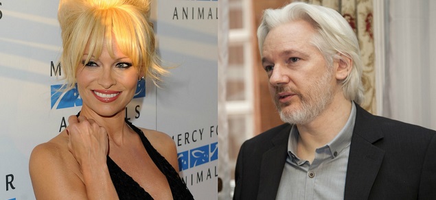 Pamela Anderson enamorada de Julian Assange?