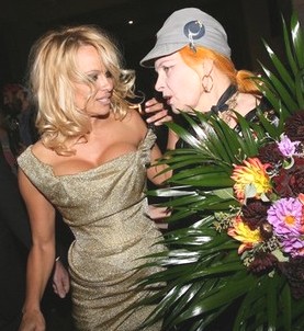 Pamela Anderson a la moda.