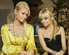 Paris Hilton quiere hacer una boda conjunta.