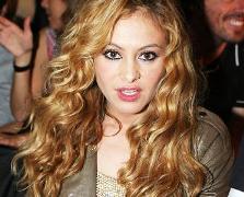Paulina Rubio se enfrena a la polica.