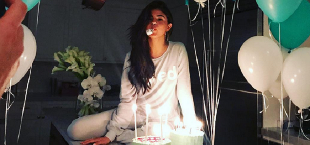 Selena Gomez en pijama para su fiesta de cumpleaos