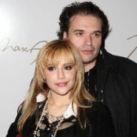 Falleci el viudo de Brittany Murphy.