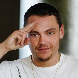 Tiziano Ferro declar su homosexualidad.