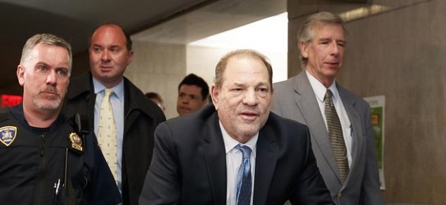 Weinstein fue declarado culpable de agresin sexual y violacin. Enfrenta hasta 25 aos de prisin