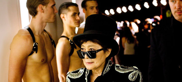 Yoko Ono, diseadora de ropa